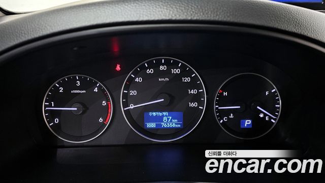 Hyundai Starex 2016 — photo 8