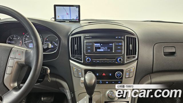 Hyundai Starex 2016 — photo 15