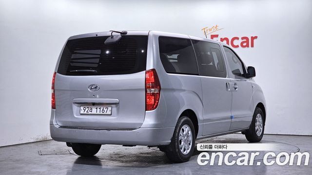 Hyundai Starex 2010 — photo 2