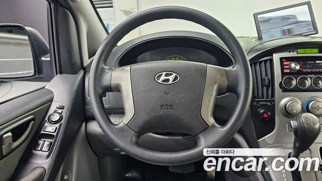 Hyundai Starex 2010 — photo 13