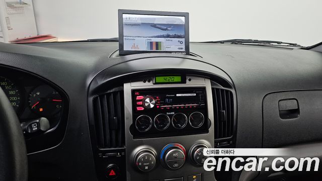 Hyundai Starex 2010 — photo 14