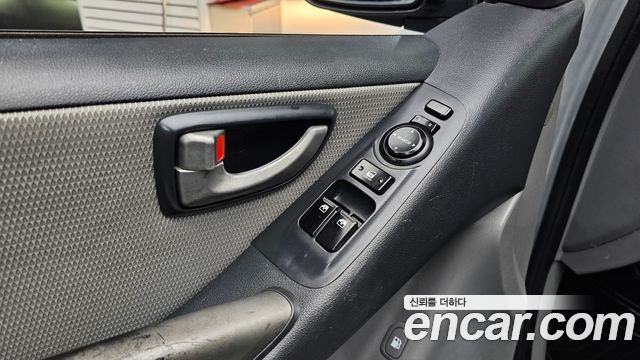 Hyundai Starex 2010 — photo 15