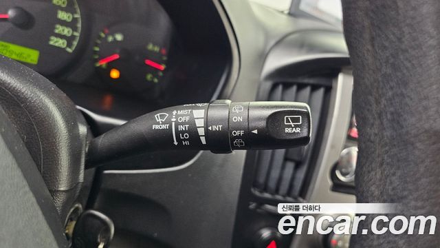 Hyundai Starex 2010 — photo 18