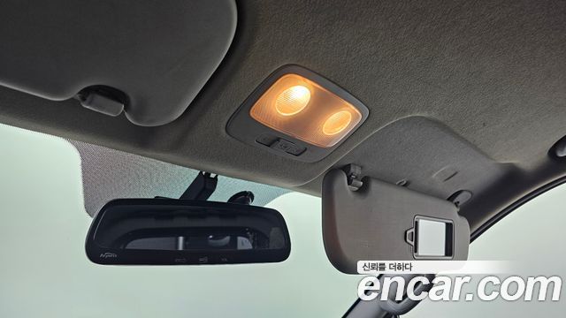 Hyundai Starex 2010 — photo 19