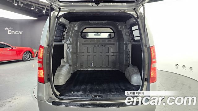 Hyundai Starex 2010 — photo 20