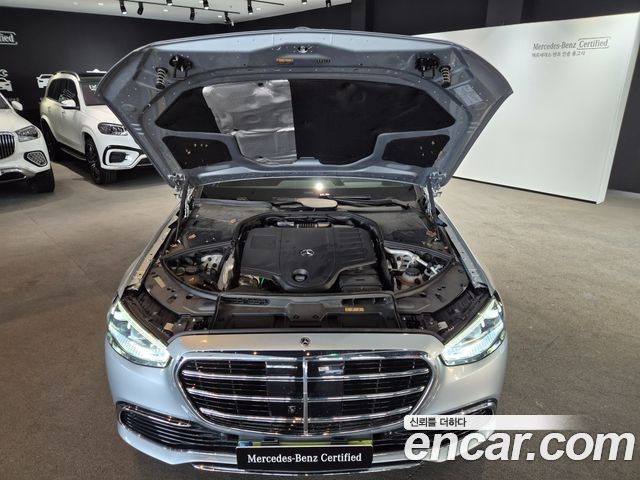 Mercedes-Benz S-Class 2025 — photo 6
