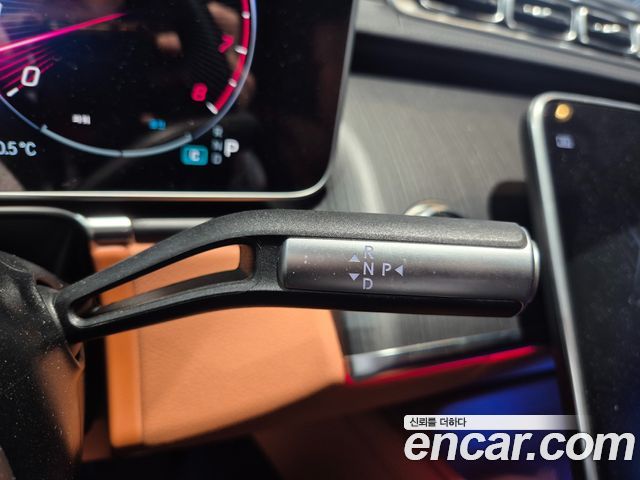 Mercedes-Benz S-Class 2025 — photo 9
