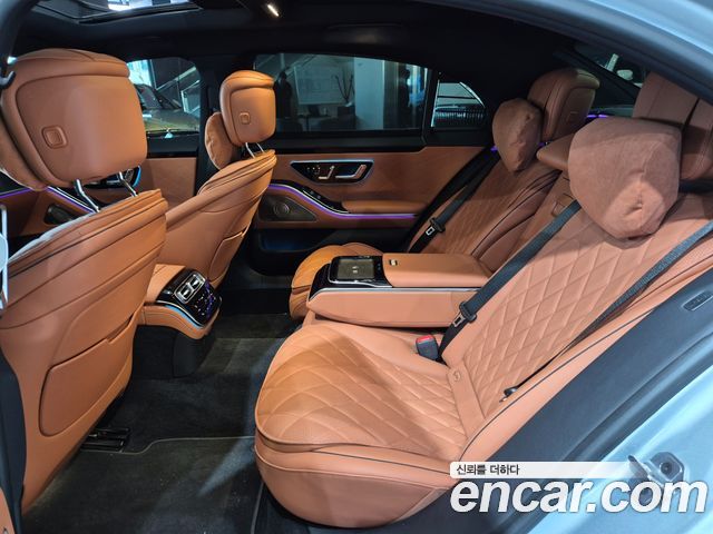 Mercedes-Benz S-Class 2025 — photo 11