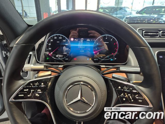 Mercedes-Benz S-Class 2025 — photo 13