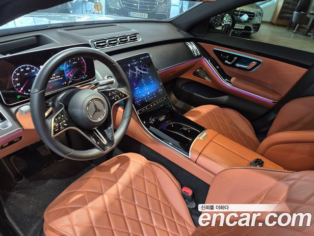 Mercedes-Benz S-Class 2025 — photo 16