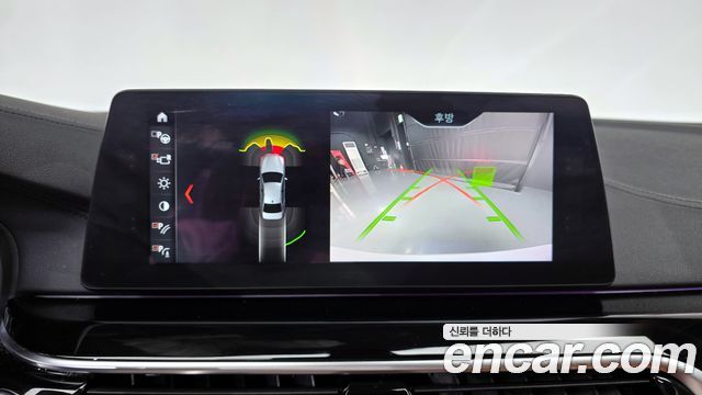BMW 5-Series 2018 — photo 15