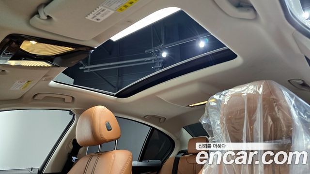 BMW 5-Series 2018 — photo 19