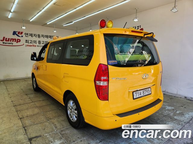 Hyundai Starex 2017 — photo 12
