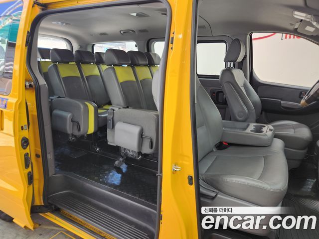 Hyundai Starex 2017 — photo 16