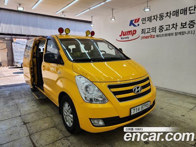 Hyundai Starex 2017 — photo 18