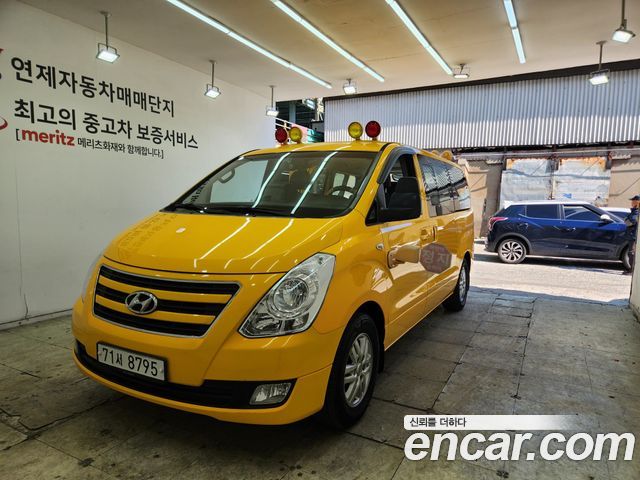 Hyundai Starex 2017 — photo 19