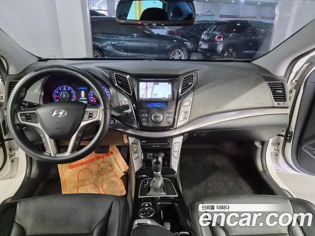 Hyundai i40 2012 — photo 11