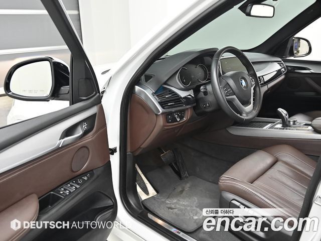 BMW X5 2018 — photo 11