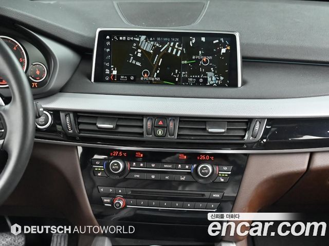 BMW X5 2018 — photo 14