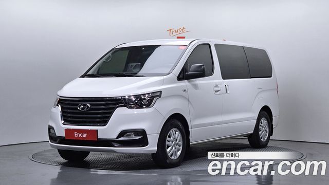 Hyundai Starex 2021 — photo 1