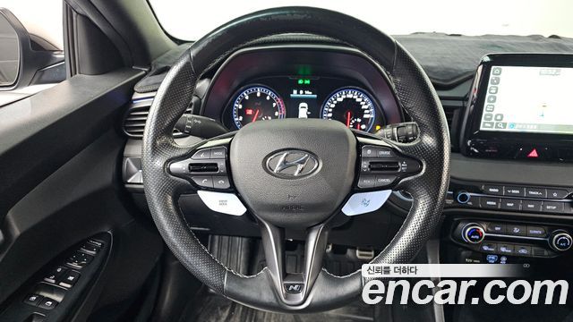 Hyundai Veloster 2019 — photo 13