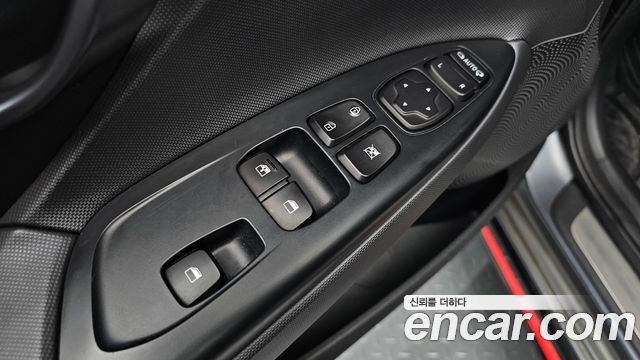 Hyundai Veloster 2019 — photo 16