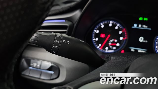 Hyundai Veloster 2019 — photo 17
