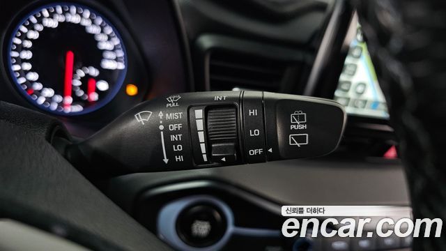 Hyundai Veloster 2019 — photo 18