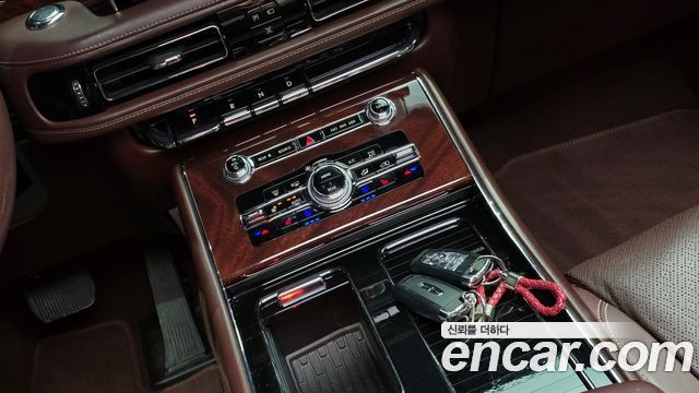 Lincoln Aviator 2022 — photo 9