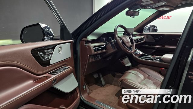 Lincoln Aviator 2022 — photo 11