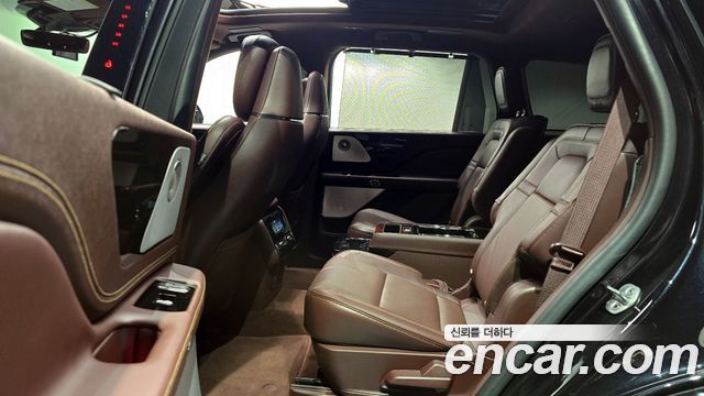 Lincoln Aviator 2022 — photo 12