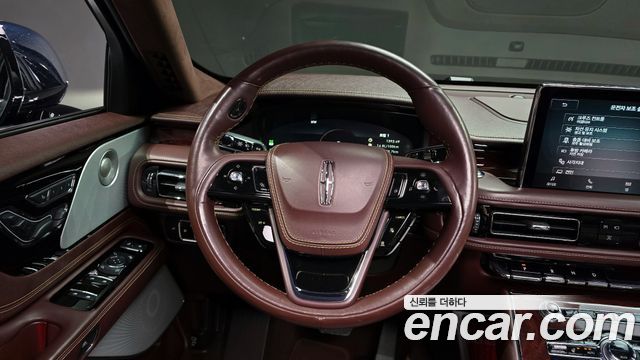 Lincoln Aviator 2022 — photo 13