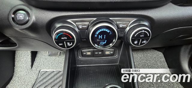 Hyundai Venue 2022 — photo 11