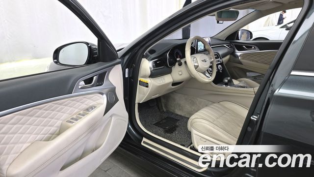 Genesis G70 2018 — photo 10