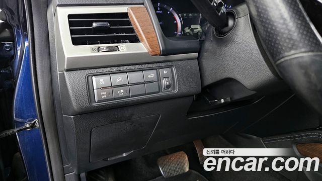 KG Mobility Rexton 2018 — photo 16