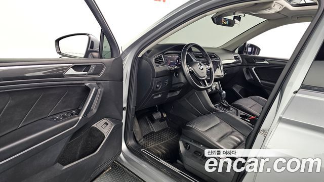 Volkswagen Tiguan 2020 — photo 12