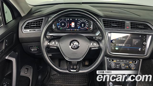Volkswagen Tiguan 2020 — photo 13