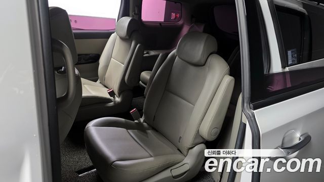 Kia Canival 2019 — photo 11
