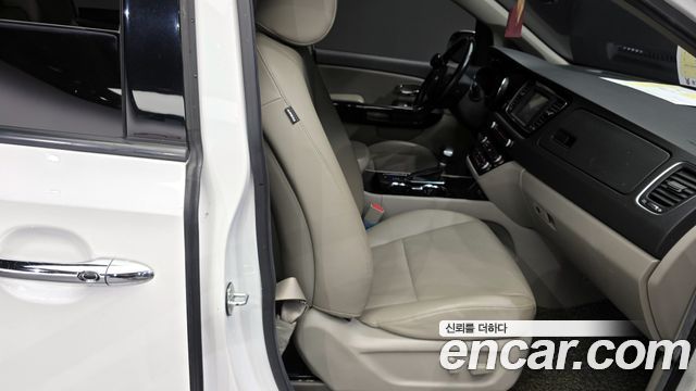 Kia Canival 2019 — photo 12