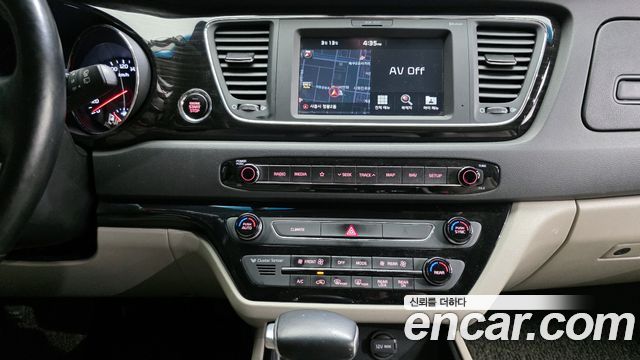 Kia Canival 2019 — photo 18