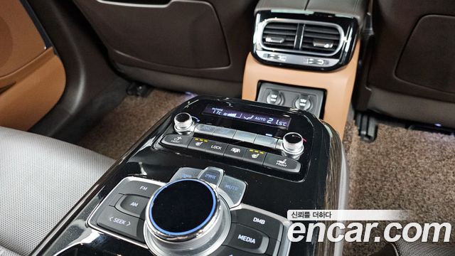 Genesis G90 2019 — photo 19