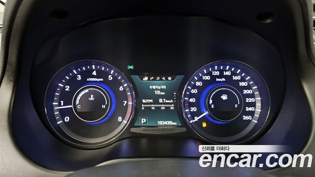 Hyundai Grandeur 2015 — photo 8