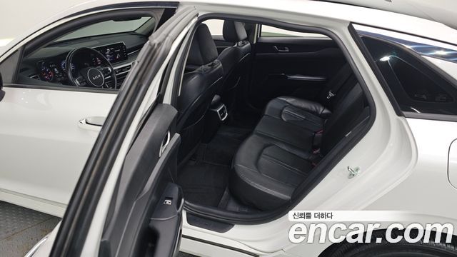 Kia K5 2022 — photo 13