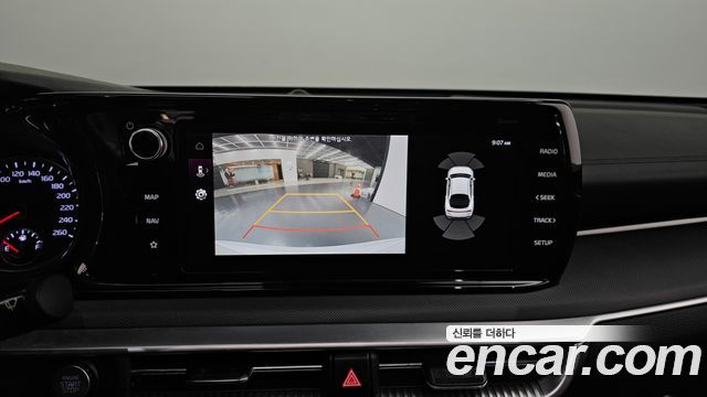 Kia K5 2022 — photo 16