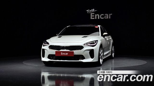 Kia Stinger 2023 — photo 3