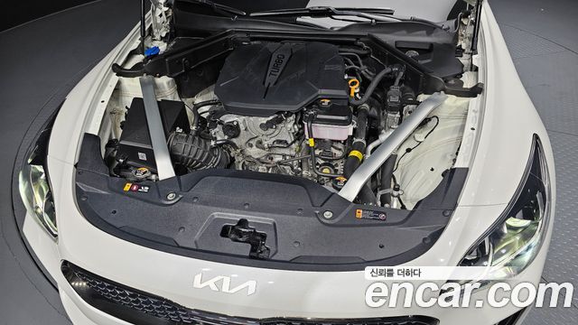 Kia Stinger 2023 — photo 6