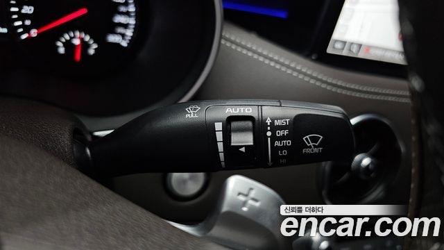 Kia Stinger 2023 — photo 18
