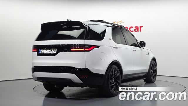 Land Rover Discovery 2023 — photo 2