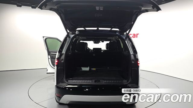Land Rover Discovery 2023 — photo 20