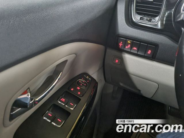 Kia Canival 2019 — photo 14